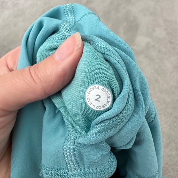 Lululemon 23” align leggings - Picture 4 of 6